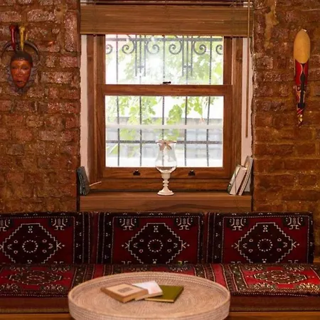 Διαμέρισμα Stylish With A Book Collection In Sisli *